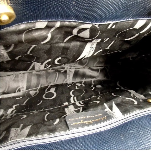 ‼️SALE ‼️ Salvatore Ferragamo Vera Large Shoulder Bag - Picture 8 of 11